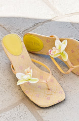 Rhea Orchid Thong Mules Lemon